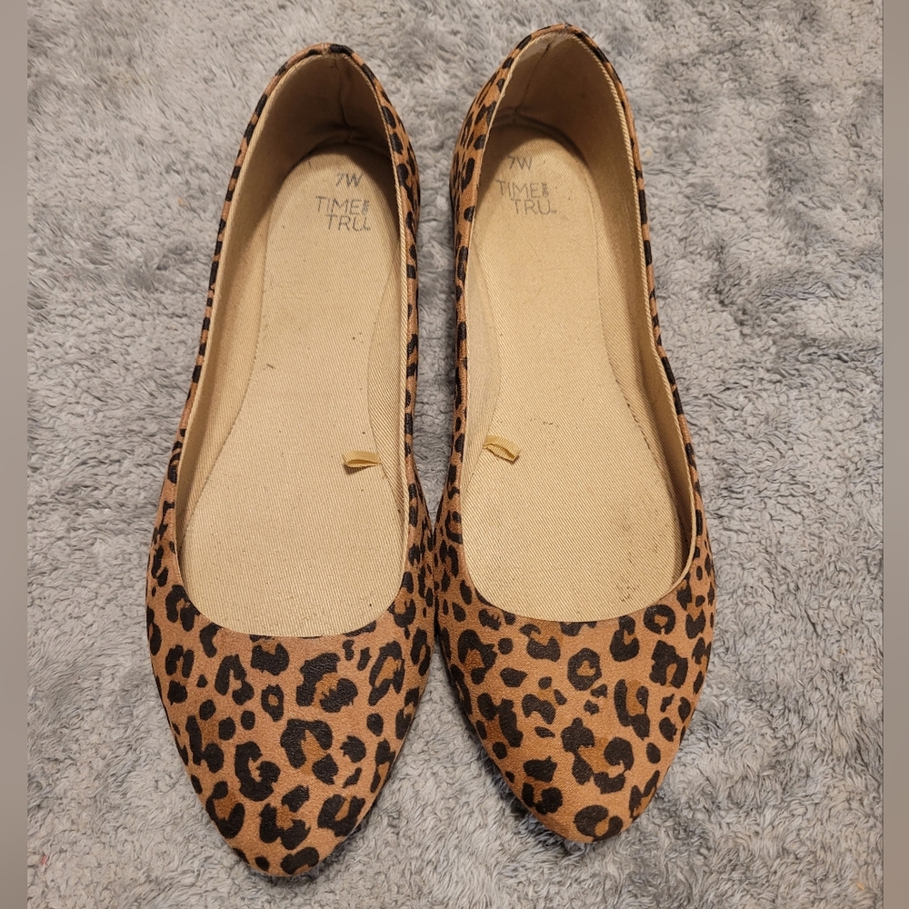 Woman's animal print shoes